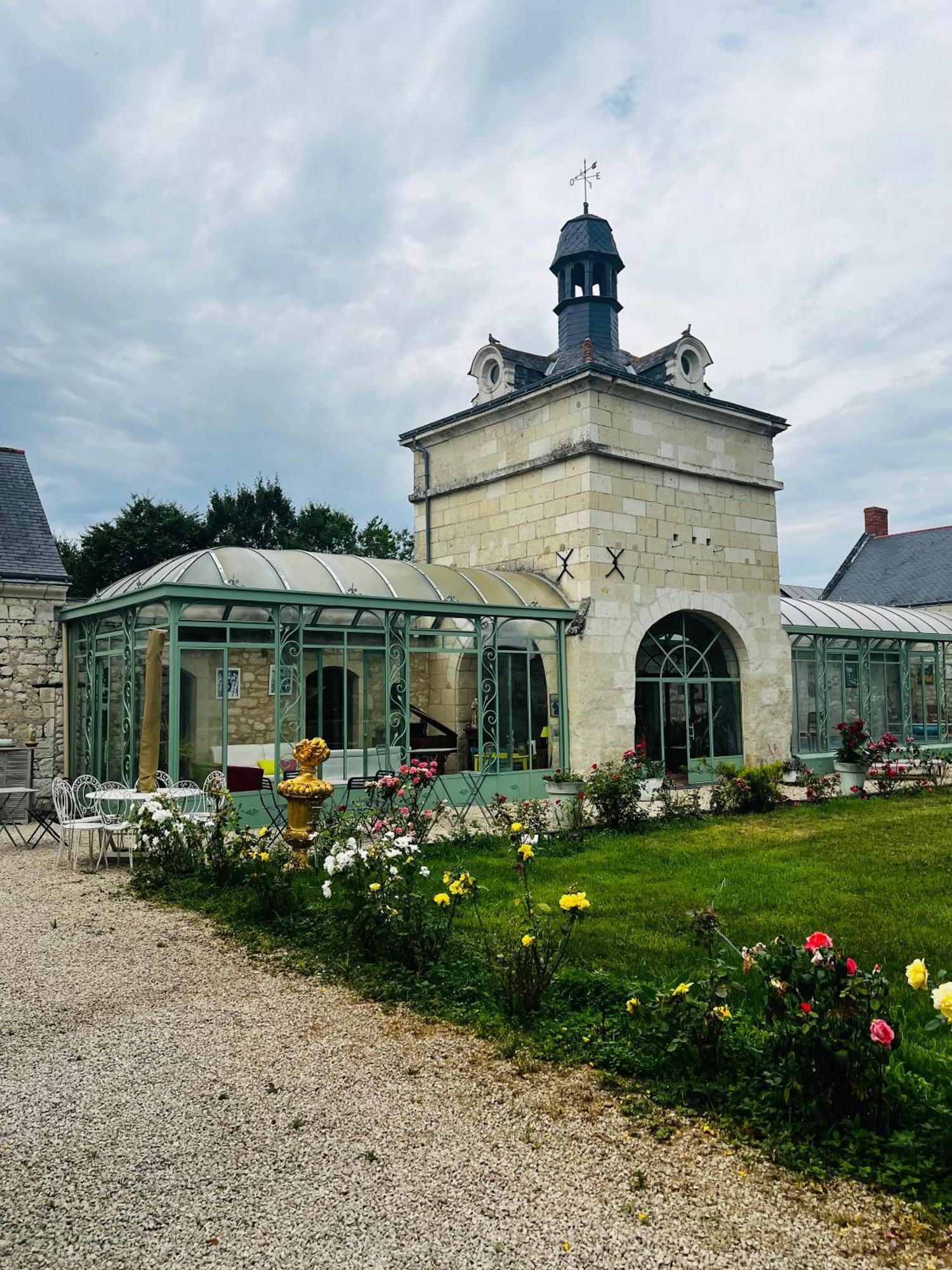 Chateau De La Thibaudiere Bois Savary - Chambre Familiale Du Roi Allonnes  Exterior foto